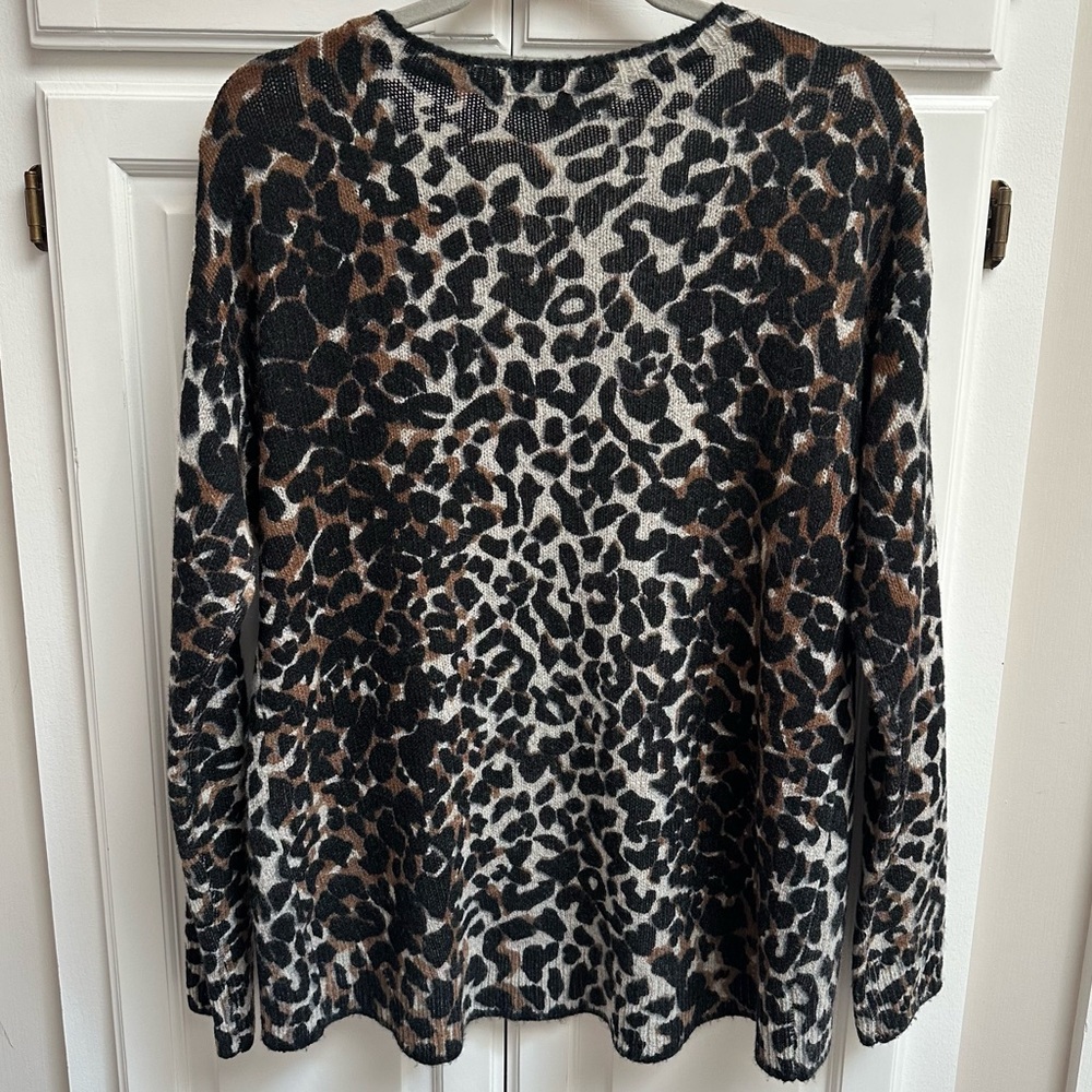 360 Cashmere Frankie Leopard Print Crewneck Sweater Size Medium - Picture 4 of 11